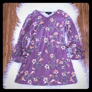 Beautiful Floral V-Neck Dress with Ruffles